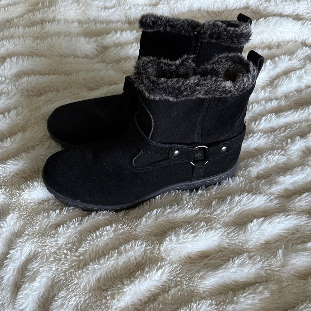 Black Leather Winter Boots with black Soles